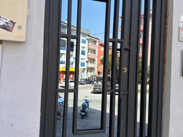 REMAX-MİD NECATİEĞİTİM ÜNÜVERSTESİ YAKINI 1+1 EŞYALI KİRALIK DAİRE