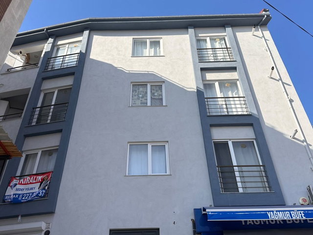 REMAX-MİD NECATİEĞİTİM ÜNÜVERSTESİ YAKINI 1+1 EŞYALI KİRALIK DAİRE