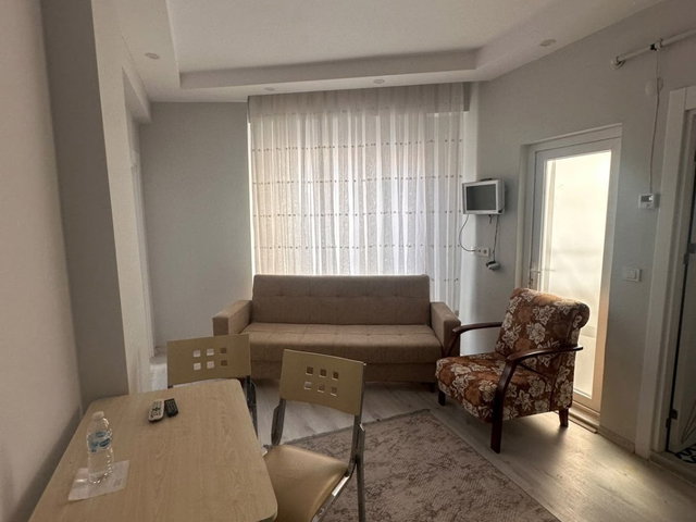 REMAX-MİD NECATİEĞİTİM ÜNÜVERSTESİ YAKINI 1+1 EŞYALI KİRALIK DAİRE