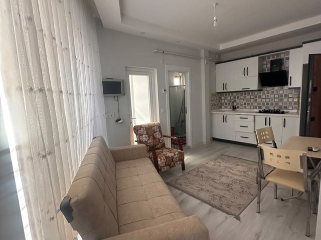 REMAX-MİD NECATİEĞİTİM ÜNÜVERSTESİ YAKINI 1+1 EŞYALI KİRALIK DAİRE
