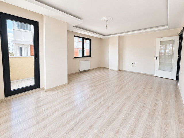 GEBZE'DE CADDE ÜZERİ | KREDİYE UYGUN | GENİŞ 2+1 | ARA KAT | ASANSÖRLÜ