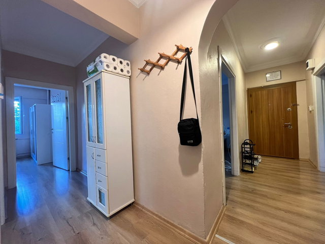 UĞURMUMCU 3+1 BÜYÜK TİP MERKEZİ KONUM SATILIK DAİRE