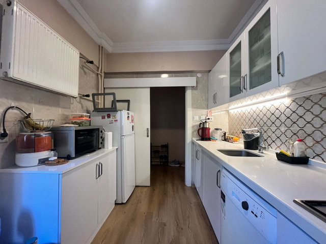 UĞURMUMCU 3+1 BÜYÜK TİP MERKEZİ KONUM SATILIK DAİRE