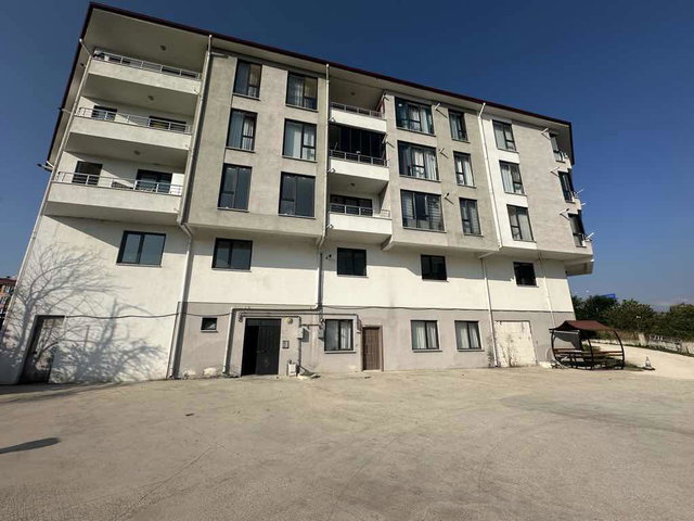 REMAX DIA'DAN KONURALP ÜNİVERSİTE BÖLGESİNDE CADDE CEPHELİ 1+1