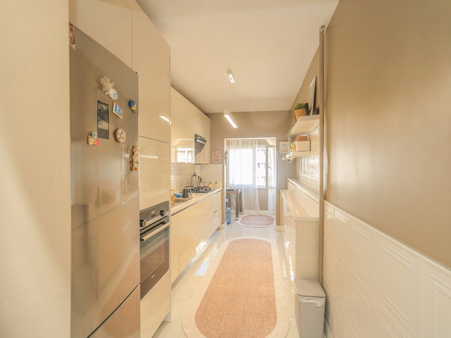 REMAX GELİŞİMDEN EMEKEVLER SİTESİNDE 3+1 SATILIK DAİRE