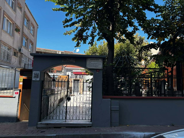 FATIH SEYYID ÖMER’DE HASTANELER BÖLGESINDE OTOPARKLI & BALKONLU KIRALIK 1+1