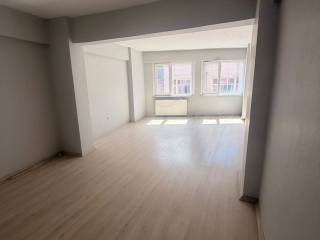 ŞİŞLİ FULYA’DA  BALKONLU 2+1 | 5. KAT | BOŞ & EŞYASIZ TAŞINMAYA HAZIR DAİRE