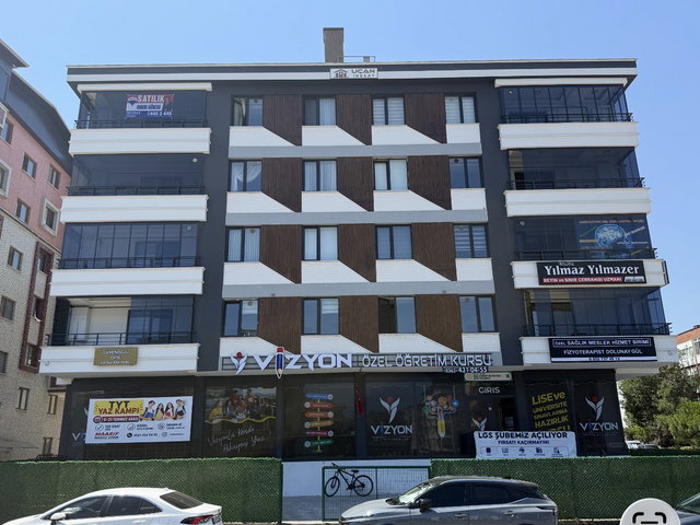 TÜRKİŞ TRAMVAY DURAĞINA CEPHE HARİKA KONUM 3+1