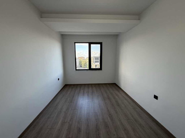 TÜRKİŞ TRAMVAY DURAĞINA CEPHE HARİKA KONUM 3+1
