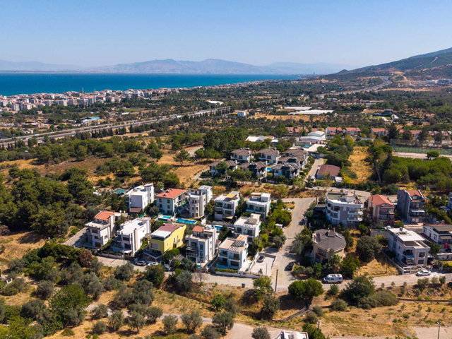 TAM MÜSTAKİL HAVUZLU KULLANIŞLI VİLLA