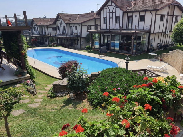 TUZLA SAHİLDE KİRALIK 4+2 TRİPLEKS HAVUZLU VİLLA
