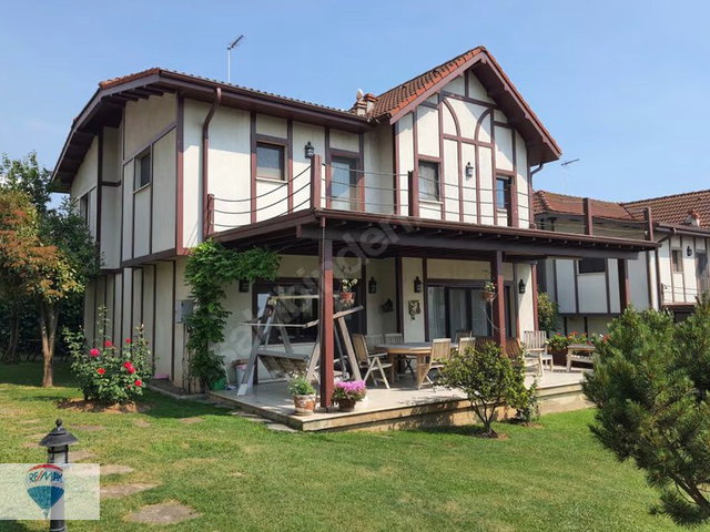 TUZLA SAHİLDE KİRALIK 4+2 TRİPLEKS HAVUZLU VİLLA