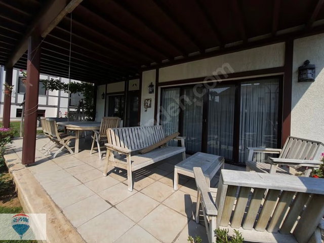 TUZLA SAHİLDE KİRALIK 4+2 TRİPLEKS HAVUZLU VİLLA