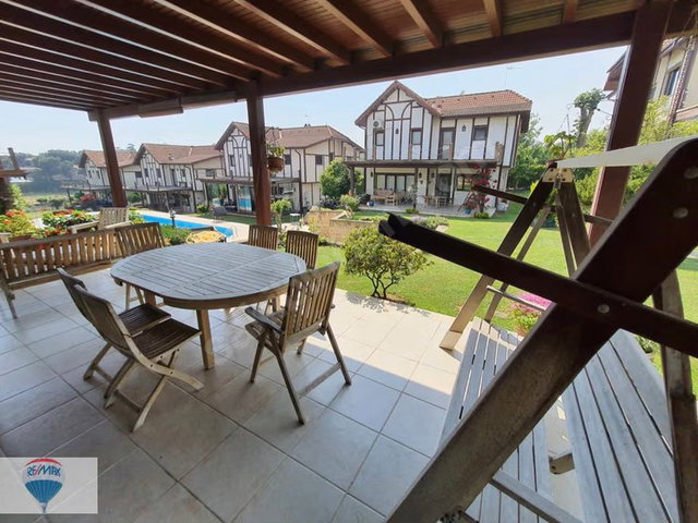 TUZLA SAHİLDE KİRALIK 4+2 TRİPLEKS HAVUZLU VİLLA
