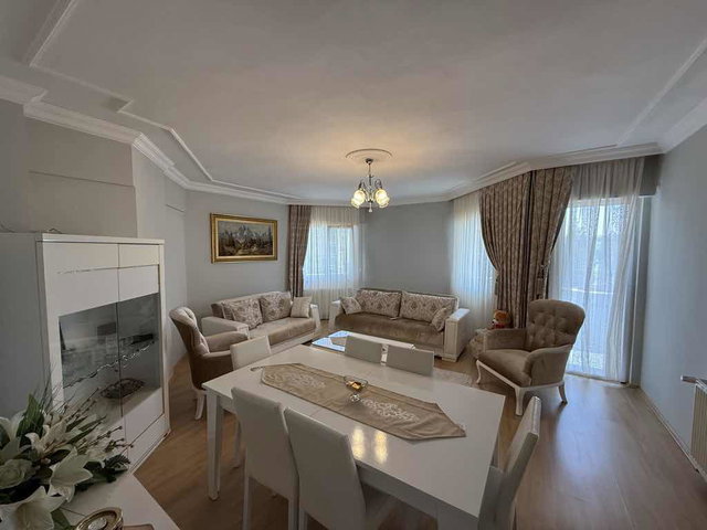 ÖNÜ AÇIK MANZARALII PRESTİJLİ SİTE YAŞAMI NET 135 M2 EŞYALI 3+1