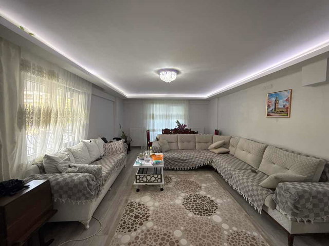 KÜÇÜKKOLPINAR GÖKDELENLERİN HEMEN ALTI ÇOK GENİŞ SATILIK 3+1