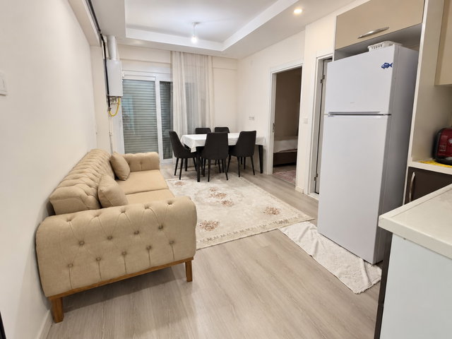 ÇİĞLİ BALATÇIK’TA 2024 YAPIMI, EŞYALI 1+1 KİRALIK DAİRE | BALKONLU, KOMBİLİ