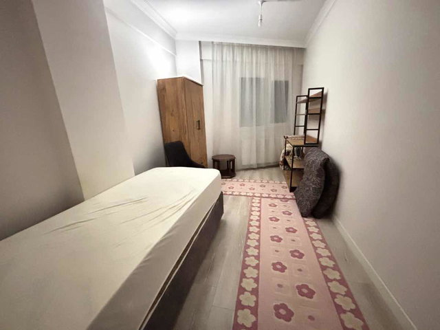 ÇİĞLİ BALATÇIK’TA 2024 YAPIMI, EŞYALI 1+1 KİRALIK DAİRE | BALKONLU, KOMBİLİ