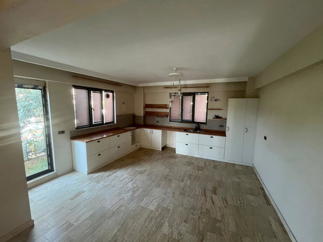 REMAX MODEL DEN TEKKEKÖY MAHALLESINDE 300M² 6+1 KIRALIK VILLA