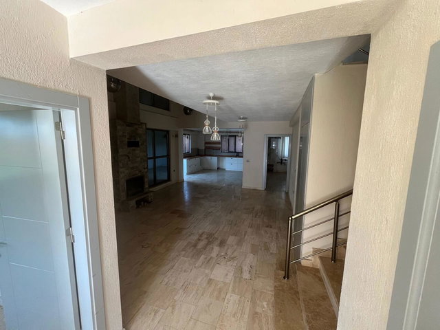 REMAX MODEL DEN TEKKEKÖY MAHALLESINDE 300M² 6+1 KIRALIK VILLA
