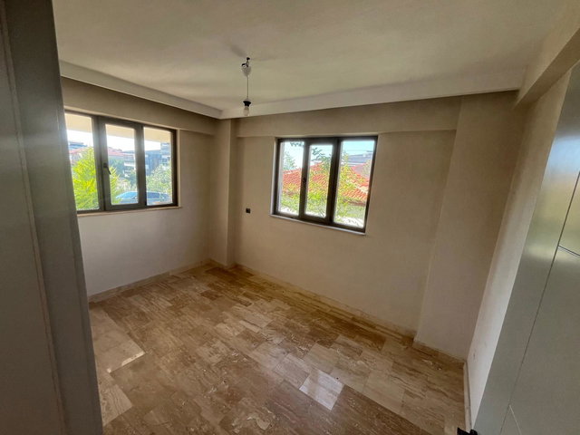REMAX MODEL DEN TEKKEKÖY MAHALLESINDE 300M² 6+1 KIRALIK VILLA
