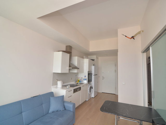 MANZARA ADALAR DA YÜKSEK KAT EŞYALI KİRALIK 62M² BALKONLU 1+1