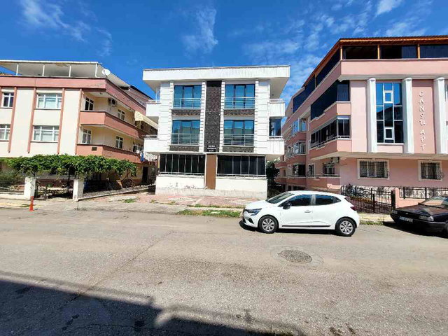 TÜRKİŞ TRAMVAY DURAĞINA 250 M. EŞYALI 1+1
KİRALIK DAÏRE