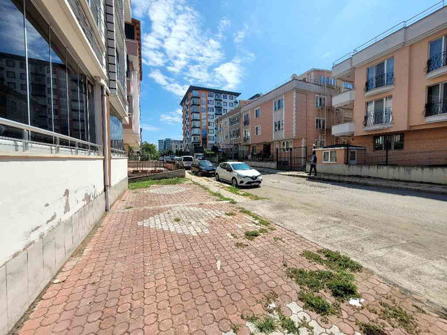 TÜRKİŞ TRAMVAY DURAĞINA 250 M. EŞYALI 1+1
KİRALIK DAÏRE