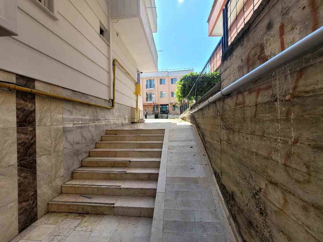 TÜRKİŞ TRAMVAY DURAĞINA 250 M. EŞYALI 1+1
KİRALIK DAÏRE