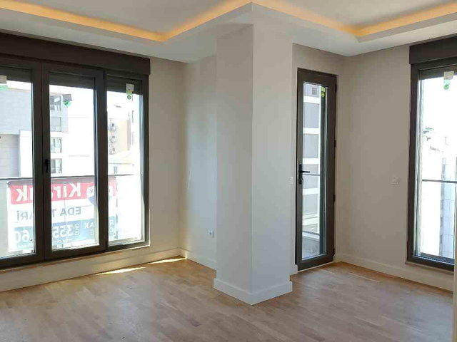 BAĞDAT CADDESİ SAHİL PARSELİNDE
