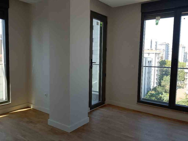 BAĞDAT CADDESİ SAHİL PARSELİNDE