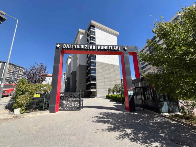REMAX GATE NYD CUMHURİYET MAH. BATI YILDIZI 4+1 KİRALIK DAİRE!!!