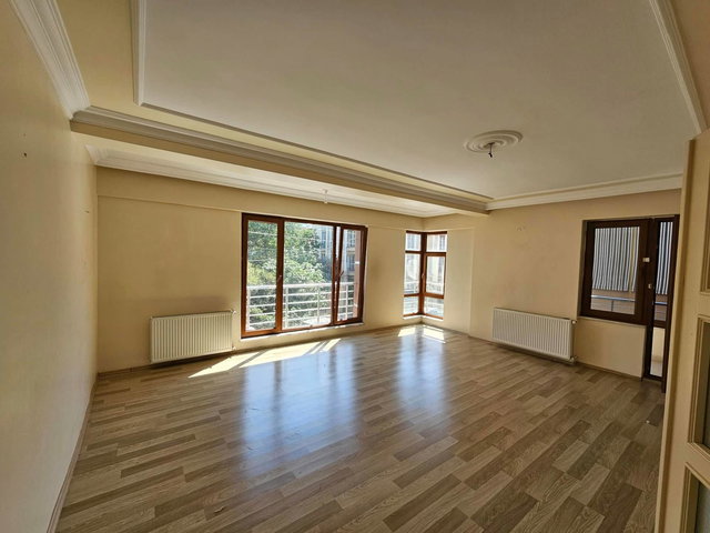 YALOVA REMAX'DAN İSMETPAŞA MAH. KİRALIK 3+1 ARA KAT DAİRE