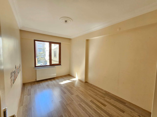 YALOVA REMAX'DAN İSMETPAŞA MAH. KİRALIK 3+1 ARA KAT DAİRE