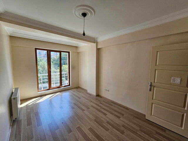 YALOVA REMAX'DAN İSMETPAŞA MAH. KİRALIK 3+1 ARA KAT DAİRE