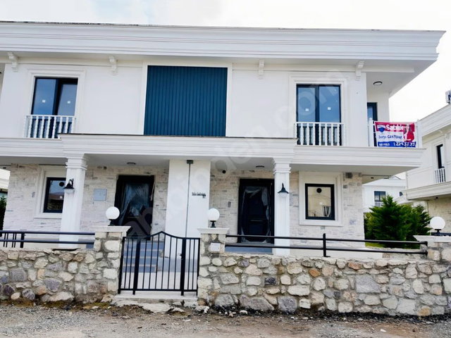 TURNASUYUNDA DENİZE 100 M MESAFEDE SAKİN VE LÜKS BİR YAŞAM İÇİN