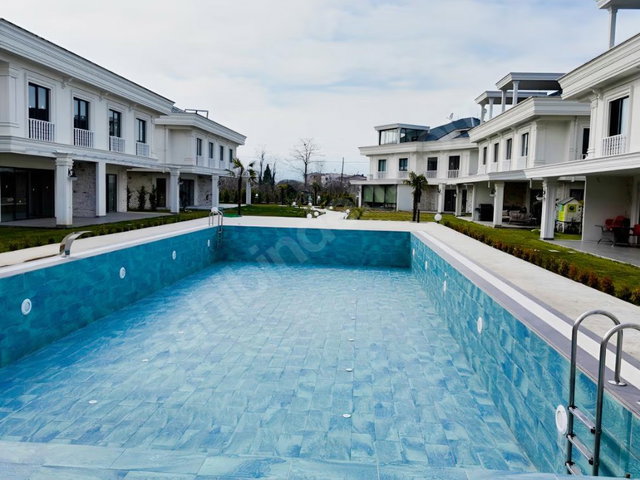 TURNASUYUNDA DENİZE 100 M MESAFEDE SAKİN VE LÜKS BİR YAŞAM İÇİN