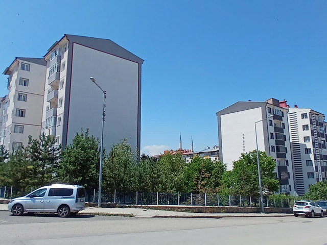 REMAX İLKE'DEN HİLALKENT PARLAK EVLERDE 3+1 ARAKAT SATILIK DAİRE