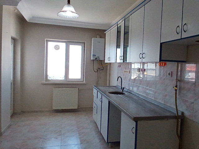 REMAX İLKE'DEN HİLALKENT PARLAK EVLERDE 3+1 ARAKAT SATILIK DAİRE