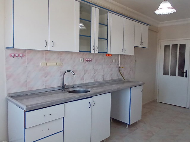 REMAX İLKE'DEN HİLALKENT PARLAK EVLERDE 3+1 ARAKAT SATILIK DAİRE