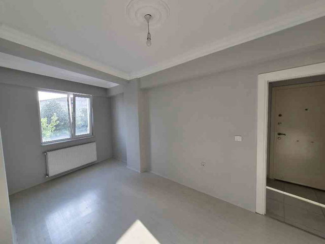 REMAX MUSTAFA'DAN DURUŞEHIR'DE FIRSAT 3+1 DAIRE
