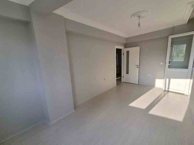 REMAX MUSTAFA'DAN DURUŞEHIR'DE FIRSAT 3+1 DAIRE