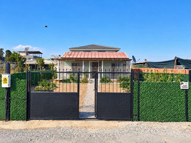 MANİSA ŞEHZADELER YENİ HARMANDALI KÖYÜ’NDE 385 M² ARSA ÜZERİNDE 2+1 EV