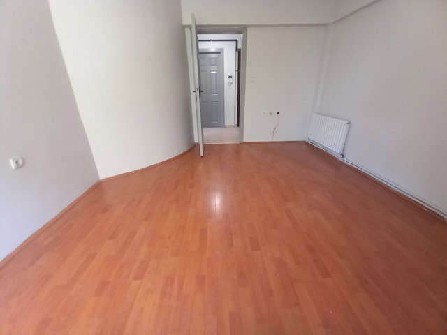 TUZLUÇAYIR MERKEZİ LOKASYONDA KİRALIK 2+1 DAİRE