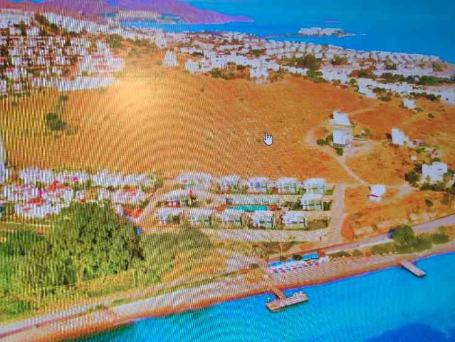 BODRUM AKYARLARDA VİVALDİ SİTESİNDEN ÖZEL PLAJLI 4+1 270M2 VILLA