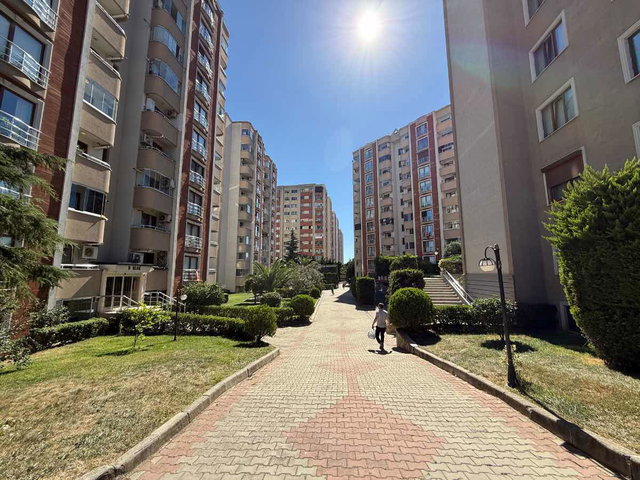 BİLGEN KONUTLARINDA GÜNEY CEPHE DENİZ MANZARALI ARAKAT 3+1 DAİRE