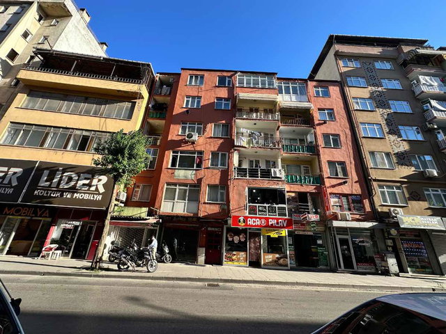FIRSAT.. İZMİT MERKEZDE SATILIK GENİŞ 2+1 DAİRE