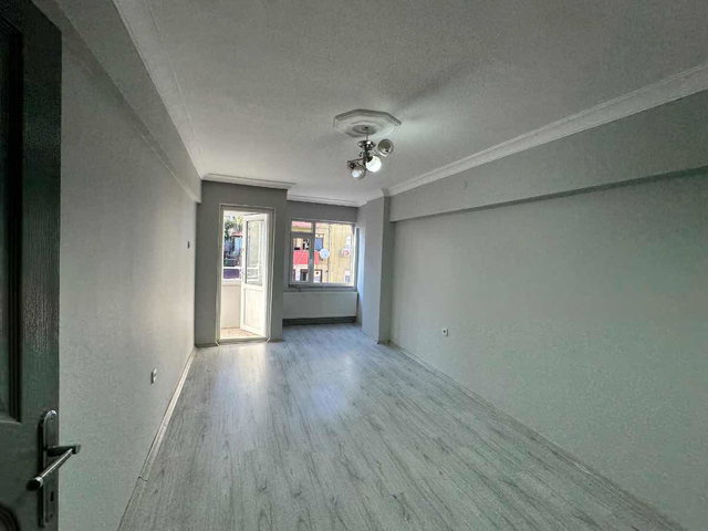 FIRSAT.. İZMİT MERKEZDE SATILIK GENİŞ 2+1 DAİRE