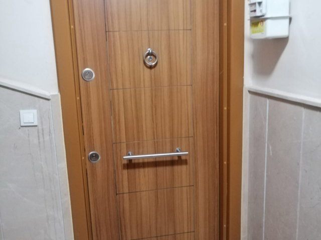 DARICA MEŞHUR ÇINARALTI MERKEZDE,2.KAT,OFIS,BÜRO,IŞ YERI KULLANIMI IÇIN TABELA DEĞERI YÜKSEK DAIRE