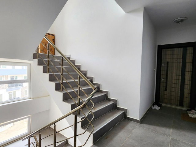 REMAX BEYAZ ÇALI MERKEZDE SİTE İÇİ GENİŞ BAKIMLI 2+1 DUBLEKS DAİRE